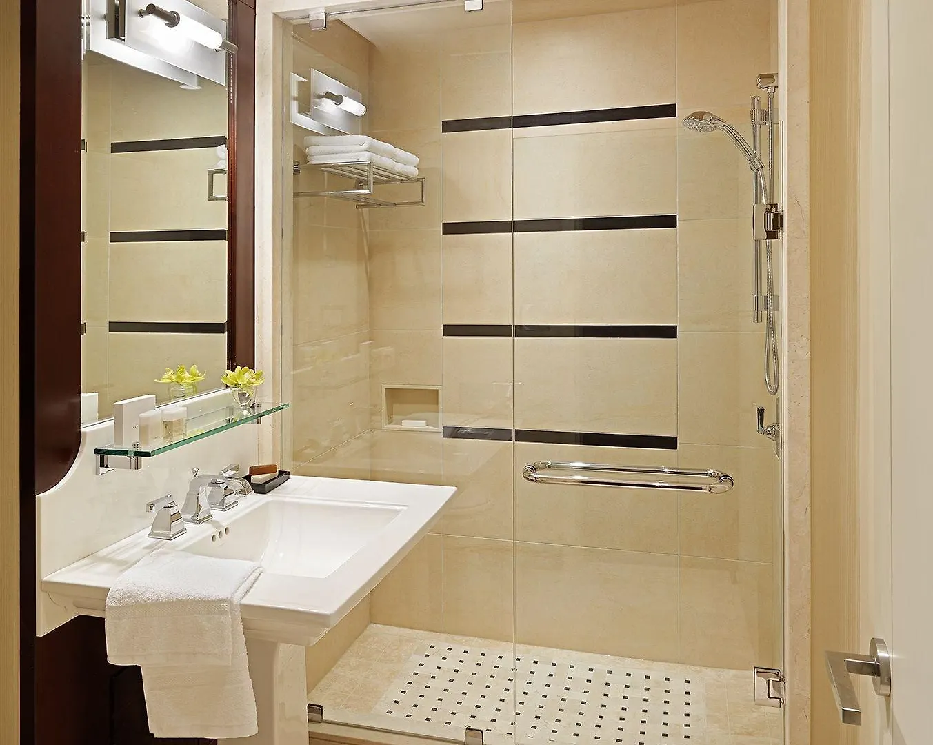 The St. Regis Hotel Vancouver 4*,  Kanada
