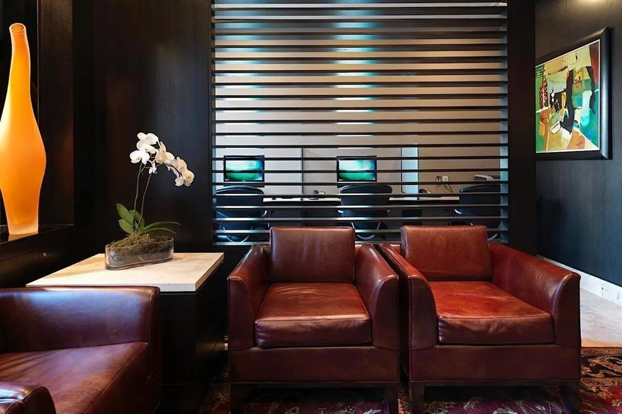 The St. Regis Hotel Vancouver 4*,