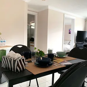 Villa Skytrain Suite: Comfort Near Metro & Downtown